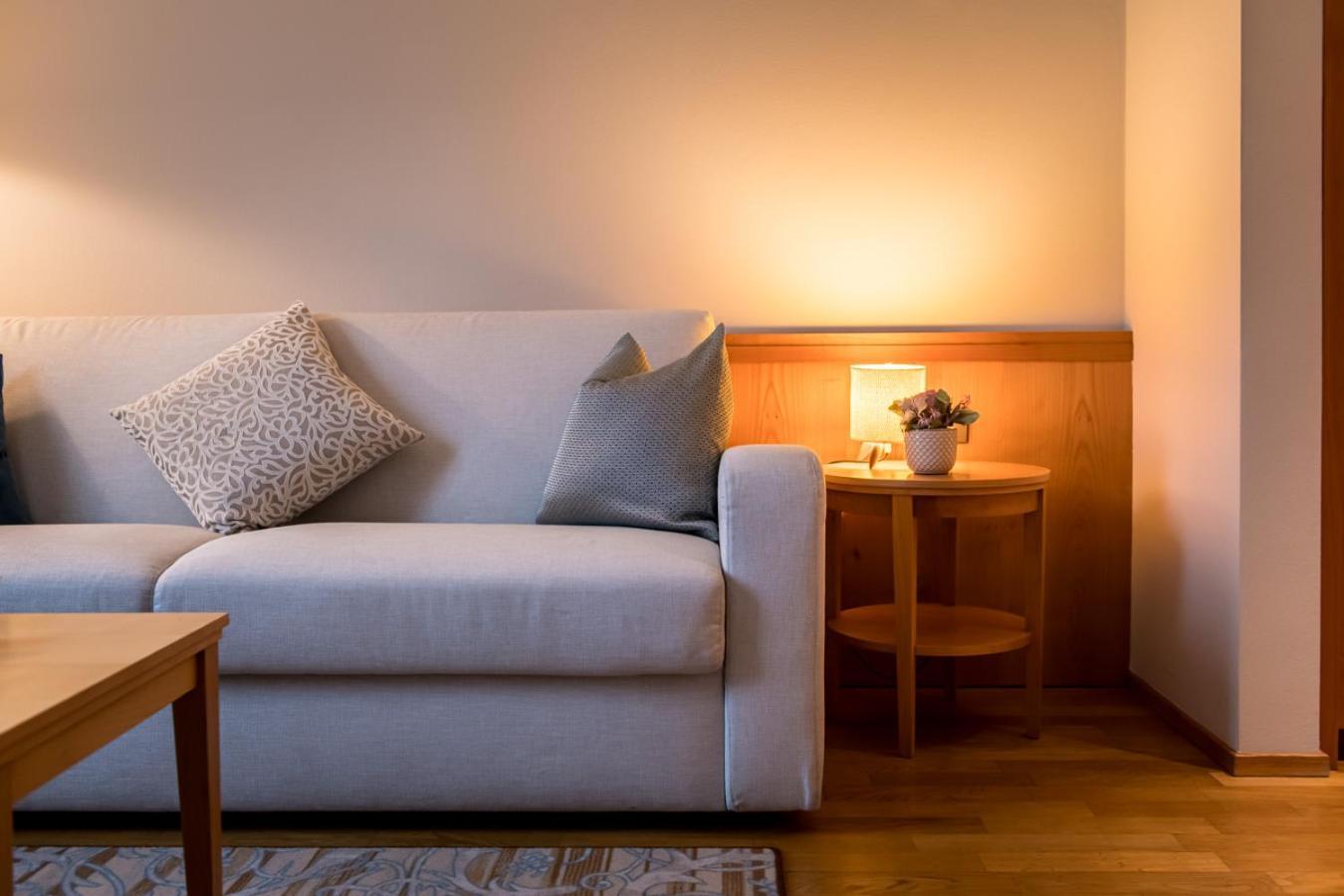 Hotel Post Alpine Cityflair Brunico Bagian luar foto